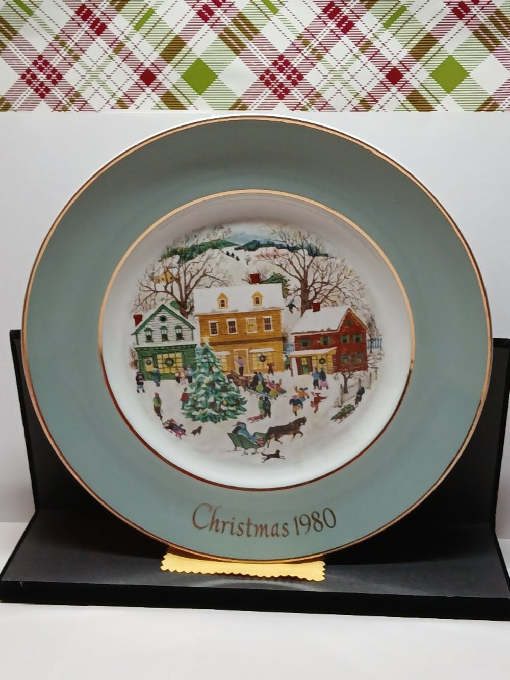 1980 Avon Christmas Plate titled "Country Christmas" Enoch Wedgwood England